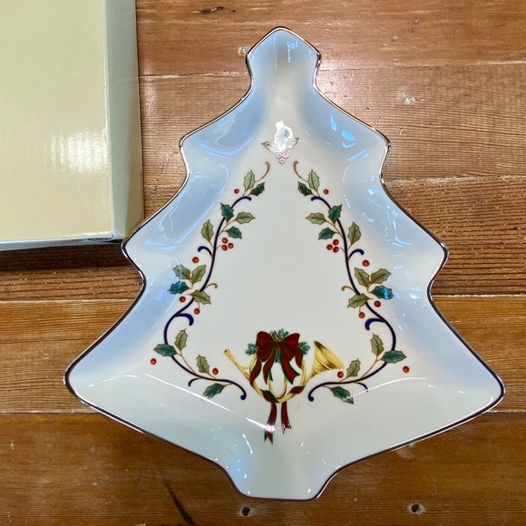 Mikasa Holiday Elegance Tree Dish - Picture 1 of 5